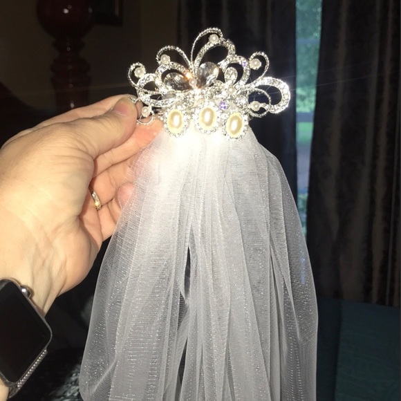 New beautiful rhinestone comb cathedral veil - Picture 5 of 8